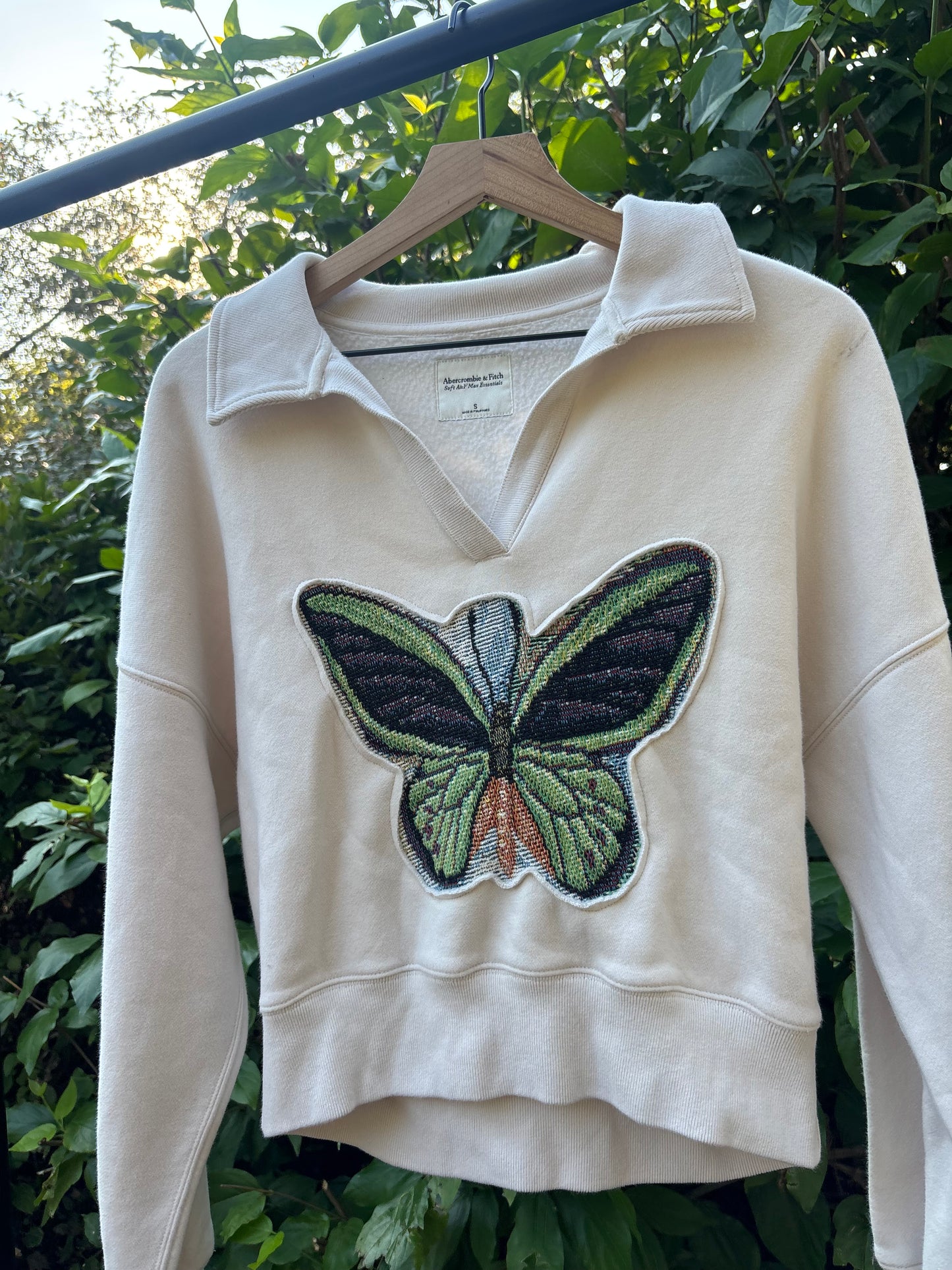 Upcycled Butterfly Sweatshirt 🧚🏽