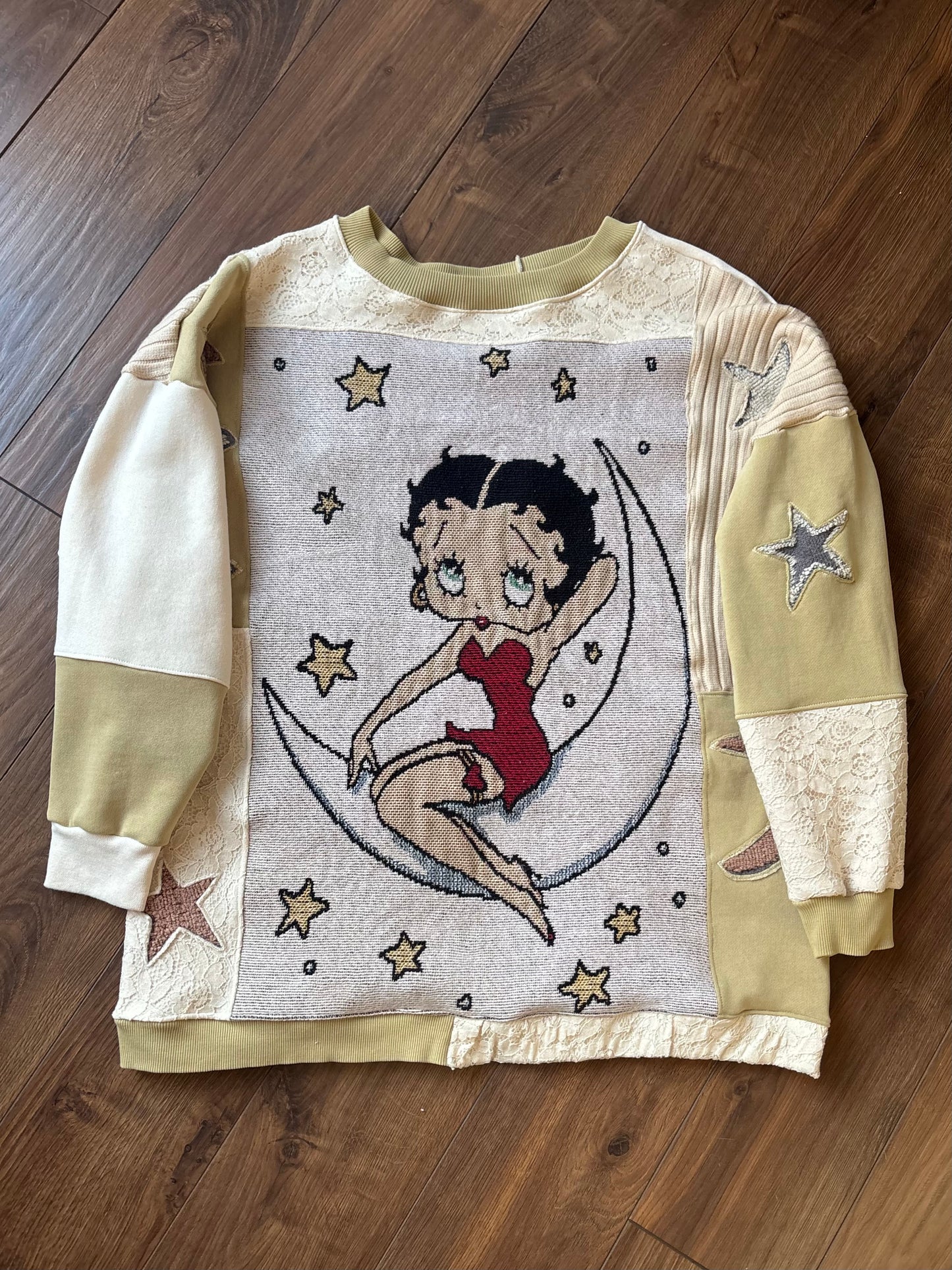 Upcycled Betty Boop on the Moon Crewneck💃🏻🌙