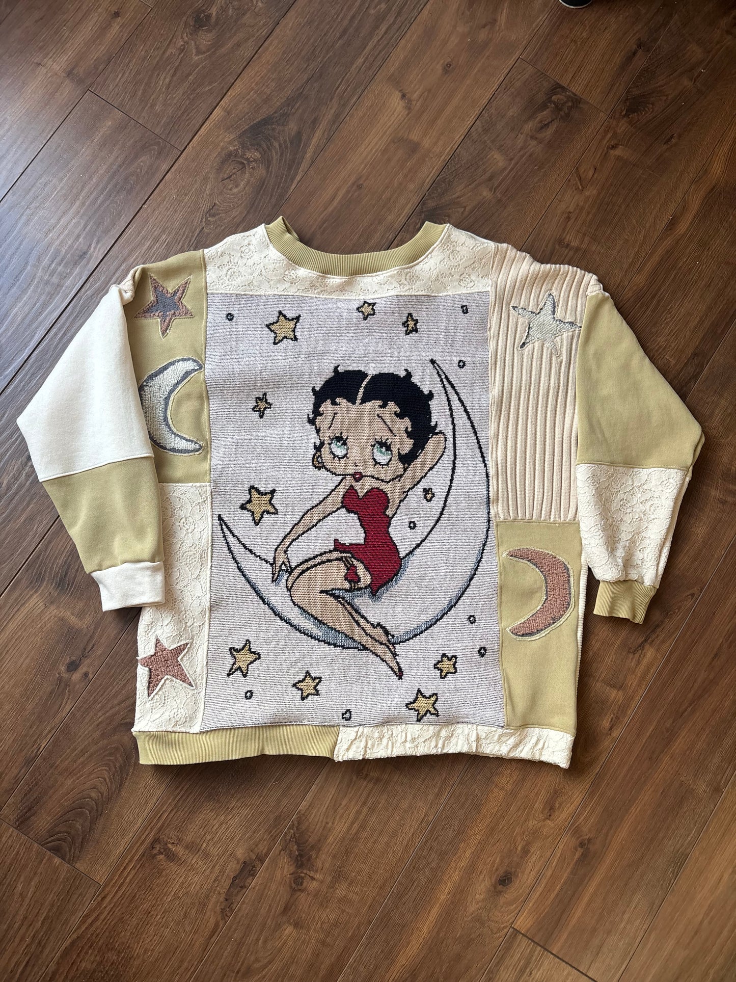 Upcycled Betty Boop on the Moon Crewneck💃🏻🌙