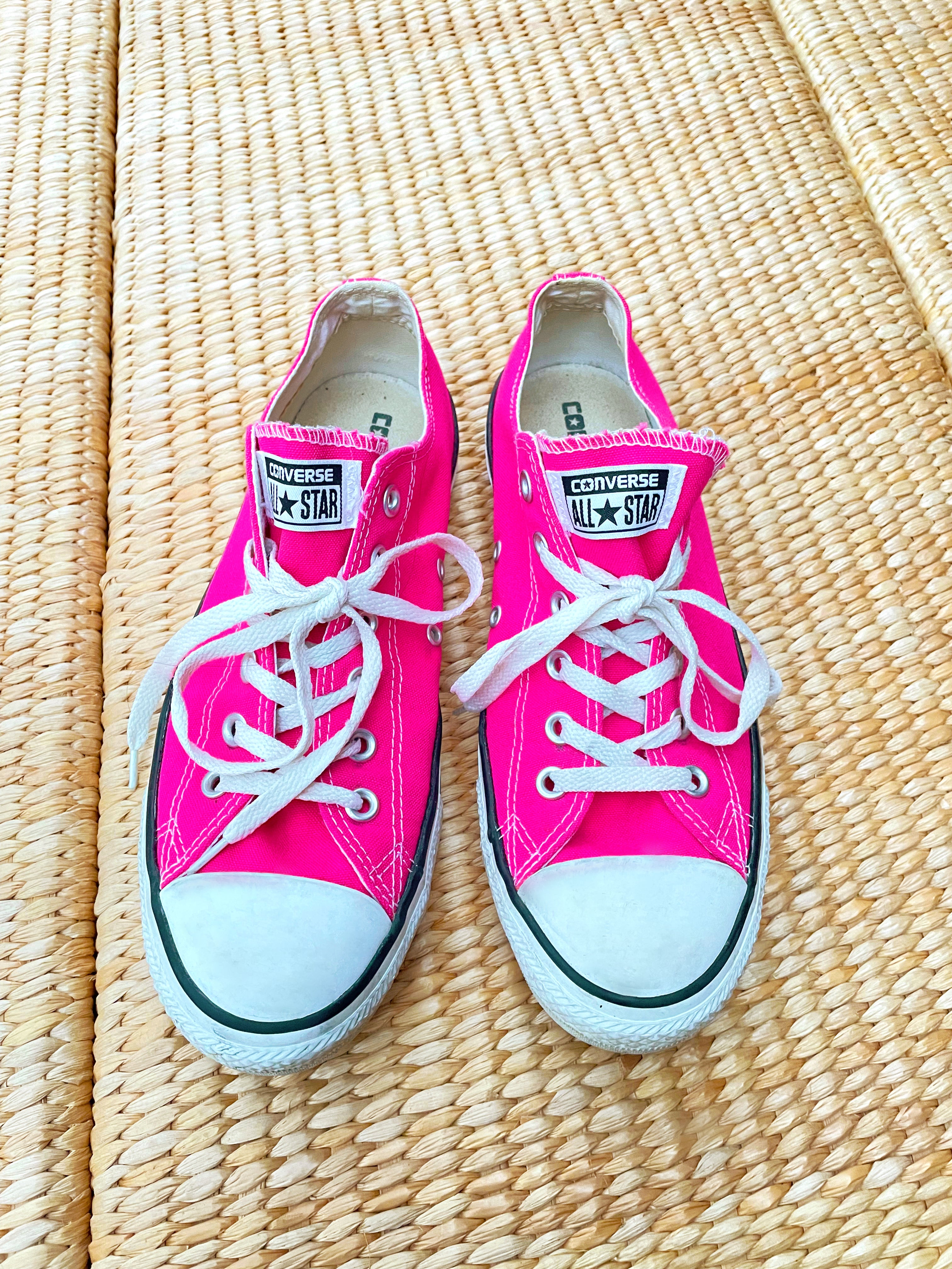 Hot pink low top converse hotsell