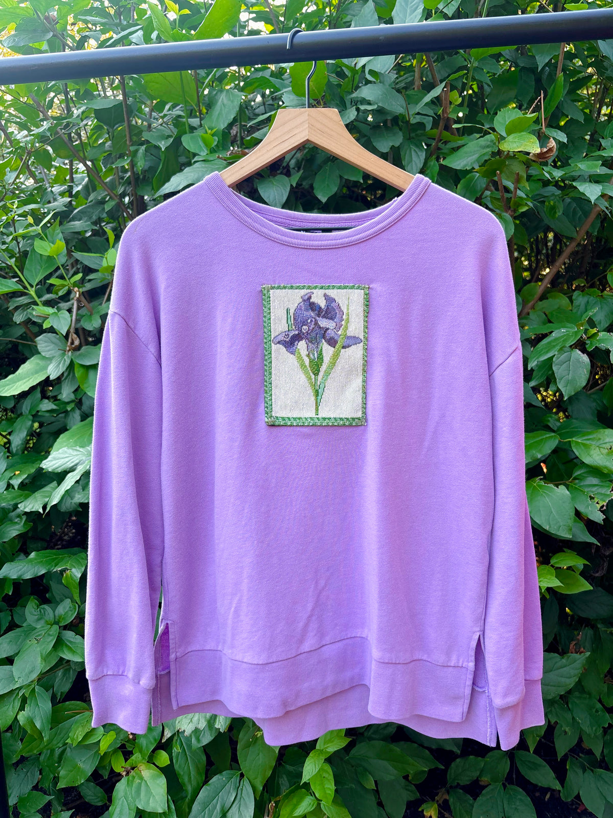 Upcycled Iris Sweatshirt 🪻