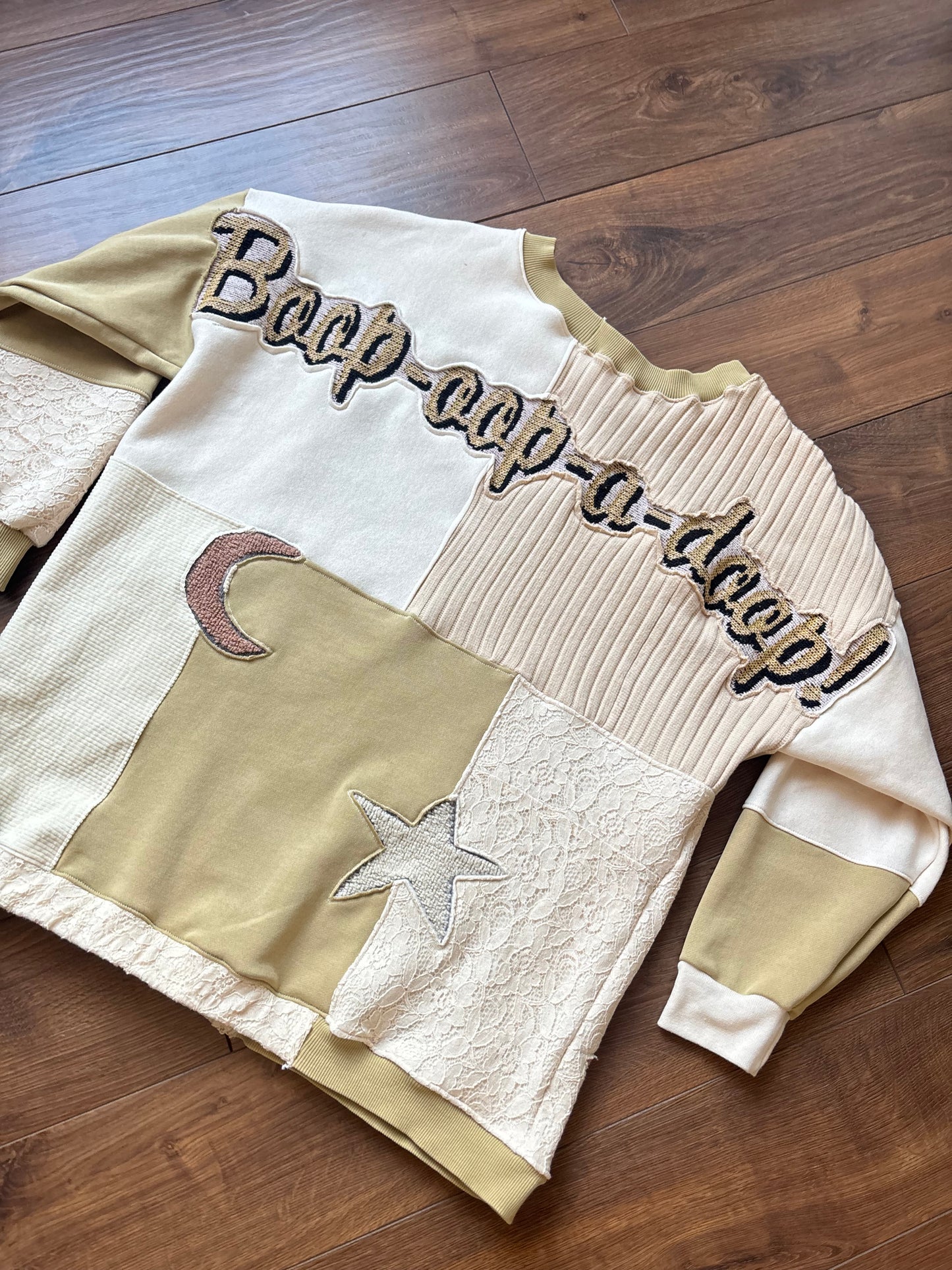 Upcycled Betty Boop on the Moon Crewneck💃🏻🌙