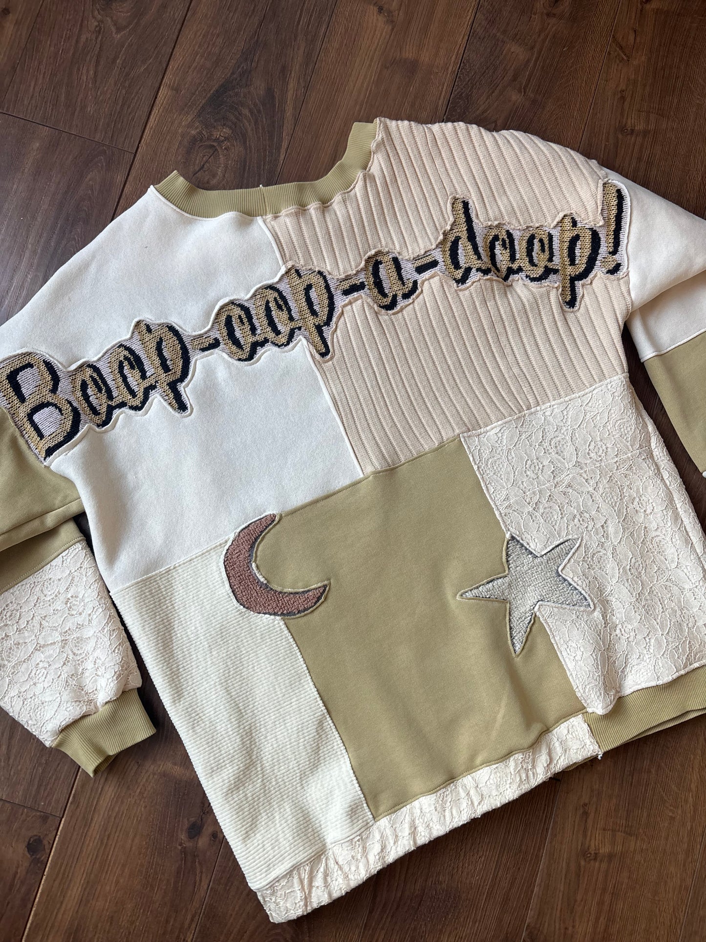 Upcycled Betty Boop on the Moon Crewneck💃🏻🌙
